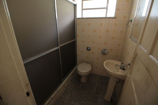 Banheiro Social de casa à venda com 3 quartos, 480m² em Tanque, Rio de Janeiro