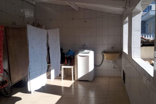 Área de serviço de casa à venda com 2 quartos, 100m² em Parque Savoi City, São Paulo