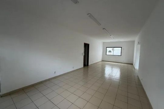 Casa para alugar com 9 quartos, 476m² em Jardim Faculdade, Sorocaba