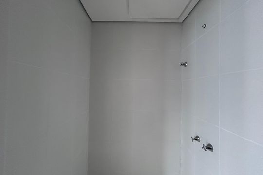 Banheiro de apartamento para alugar com 2 quartos, 45m² em Jurubatuba, São Paulo