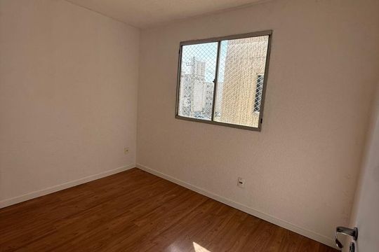 Quarto 1 de apartamento para alugar com 2 quartos, 40m² em Sarandi, Porto Alegre