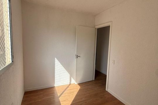 Quarto 1 de apartamento para alugar com 2 quartos, 40m² em Sarandi, Porto Alegre