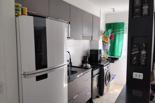 Cozinha de apartamento à venda com 2 quartos, 45m² em Jardim Helena, São Paulo