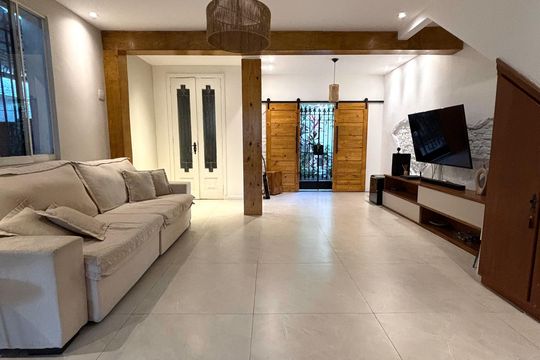 Sala de casa à venda com 4 quartos, 170m² em Tijuca, Rio de Janeiro