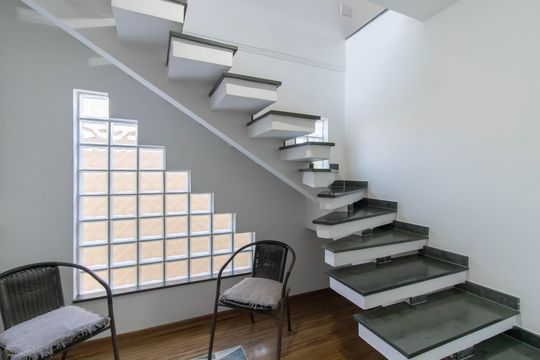 Sala de Leitura de casa para alugar com 2 quartos, 188m² em Jardim Santa Clara, Guarulhos