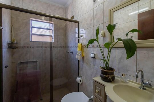 Banheiro  de casa para alugar com 2 quartos, 188m² em Jardim Santa Clara, Guarulhos