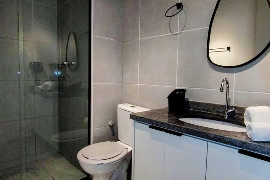 Banheiro de apartamento à venda com 2 quartos, 55m² em Centro, Rio de Janeiro