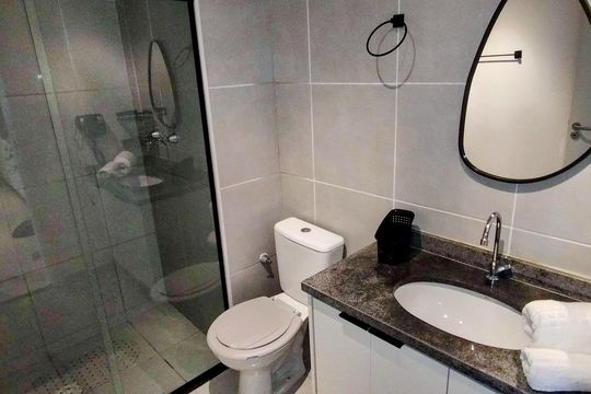 Banheiro de apartamento à venda com 2 quartos, 55m² em Centro, Rio de Janeiro
