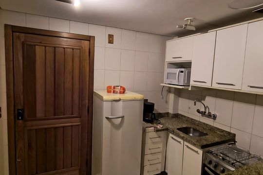 Cozinha  de apartamento para alugar com 1 quarto, 49m² em Centro Histórico, Porto Alegre