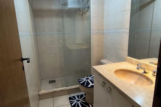 Banheiro  de apartamento para alugar com 1 quarto, 49m² em Centro Histórico, Porto Alegre