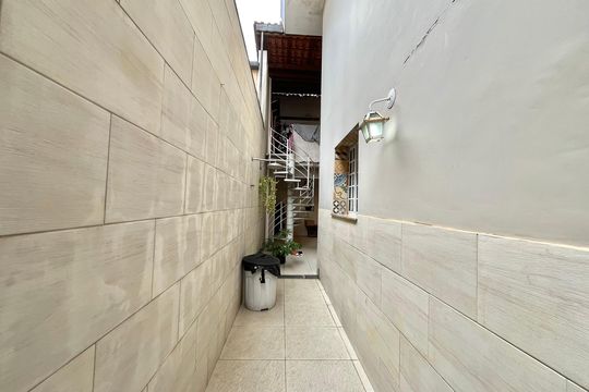 Área externa de casa à venda com 3 quartos, 230m² em Jardim Jabaquara, São Paulo
