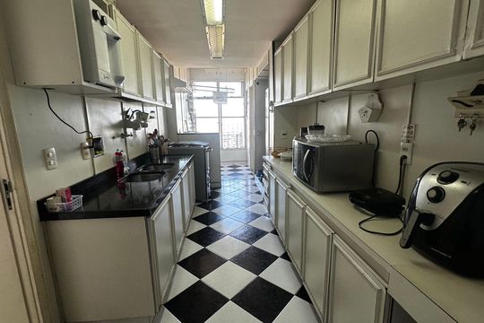 Cozinha de apartamento à venda com 3 quartos, 105m² em Barra da Tijuca, Rio de Janeiro