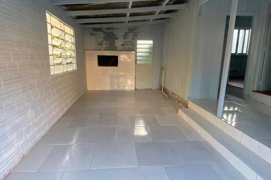 Área externa de casa à venda com 2 quartos, 70m² em Vila Nova, Novo Hamburgo