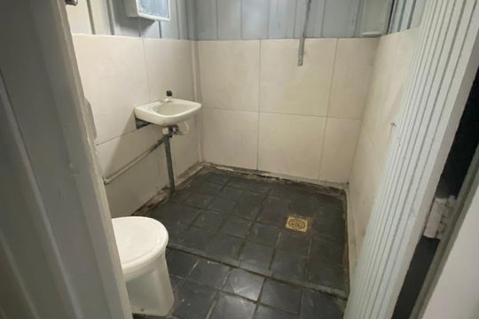 Banheiro de casa à venda com 2 quartos, 70m² em Vila Nova, Novo Hamburgo