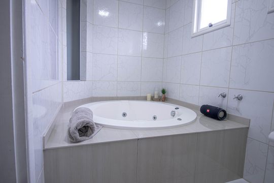 Banheiro de casa à venda com 3 quartos, 216m² em Estância Velha, Canoas