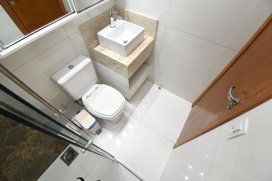 Banheiro da Suíte de apartamento à venda com 3 quartos, 80m² em Cabral, Curitiba