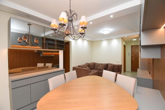Apartamento à venda com 3 quartos, 80m² em Cabral, Curitiba