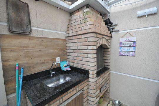 Churrasqueira de casa à venda com 3 quartos, 85m² em Vila Nivi, São Paulo