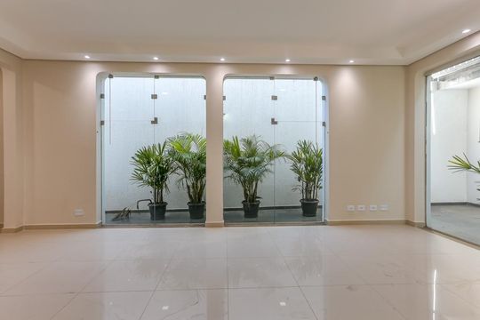 Casa à venda com 4 quartos, 275m² em Vila Mariana, São Paulo