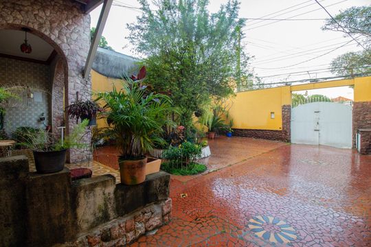 Casa à venda com 3 quartos, 260m² em Vila Monumento, São Paulo