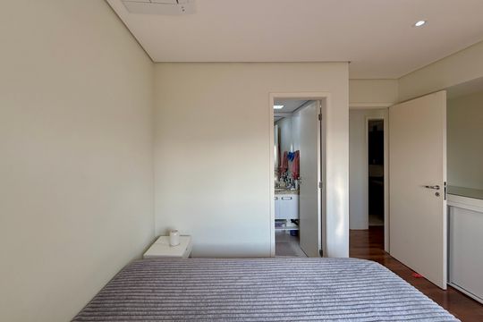 Suíte  de apartamento à venda com 2 quartos, 103m² em Vila Cruzeiro, São Paulo
