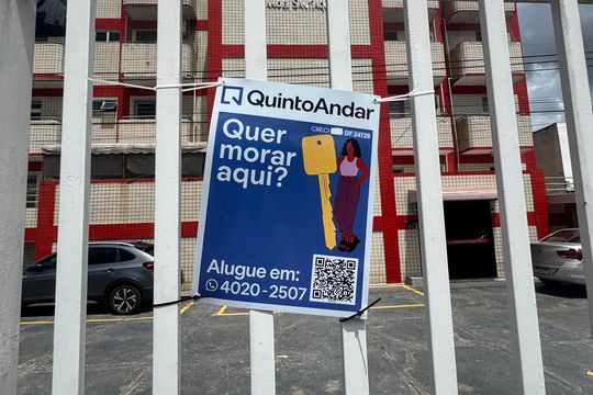 Placa de apartamento para alugar com 2 quartos, 56m² em Taguatinga Norte, Brasília