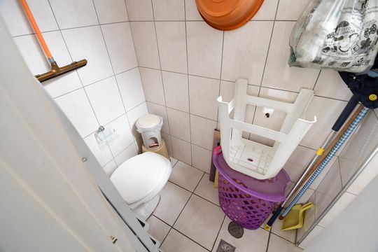 Banheiro de serviço de apartamento à venda com 2 quartos, 104m² em Centro, Campinas