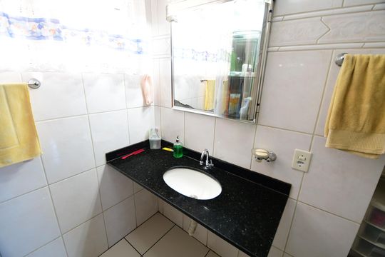 Banheiro de apartamento à venda com 2 quartos, 104m² em Centro, Campinas