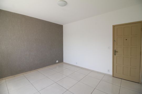 Sala de apartamento à venda com 3 quartos, 93m² em Tanque, Rio de Janeiro
