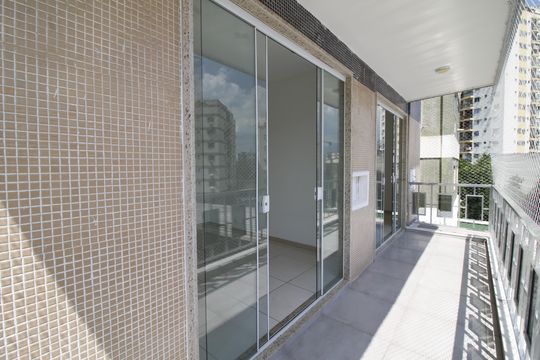 Varanda de apartamento à venda com 3 quartos, 93m² em Tanque, Rio de Janeiro