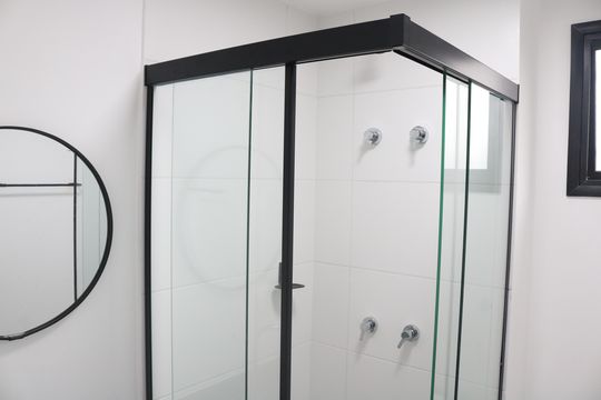 Banheiro de apartamento à venda com 1 quarto, 27m² em Perdizes, São Paulo