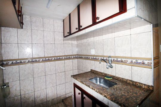 Cozinha de apartamento para alugar com 2 quartos, 45m² em Irajá, Rio de Janeiro