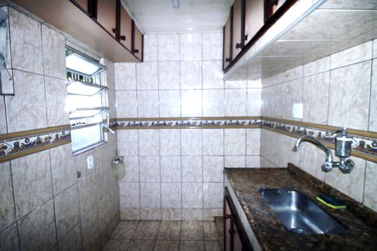 Cozinha de apartamento para alugar com 2 quartos, 45m² em Irajá, Rio de Janeiro
