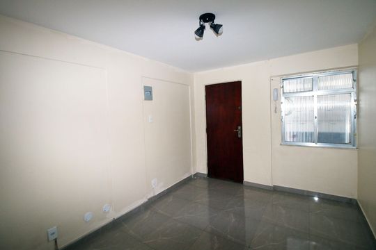 Sala de apartamento para alugar com 2 quartos, 45m² em Irajá, Rio de Janeiro