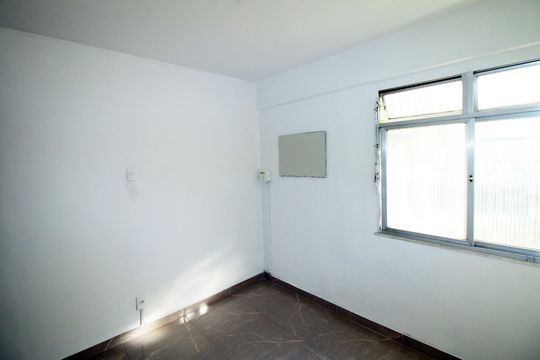 Quarto 1 de apartamento para alugar com 2 quartos, 45m² em Irajá, Rio de Janeiro