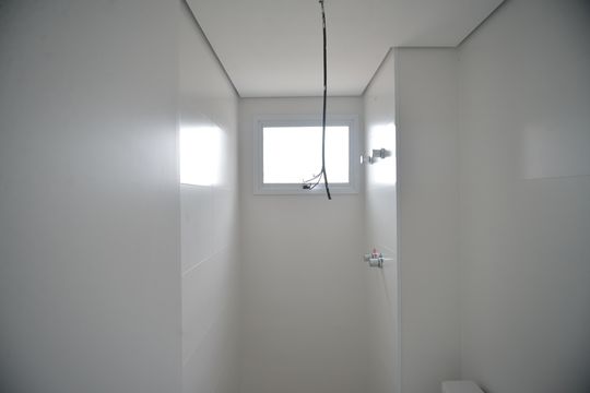 Banheiro Social de apartamento à venda com 3 quartos, 94m² em Vila Valparaíso, Santo André