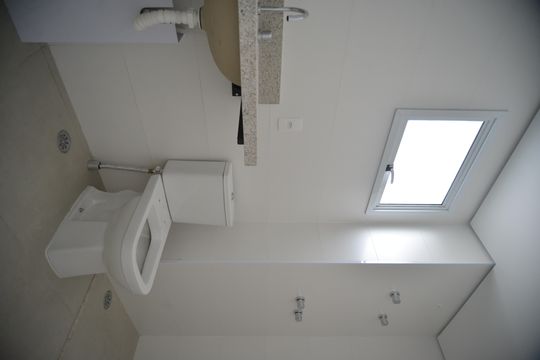 Banheiro da Suíte 2 de apartamento à venda com 3 quartos, 93m² em Vila Valparaíso, Santo André