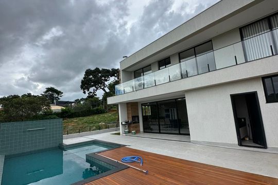 Área externa de casa para alugar com 4 quartos, 395m² em Francisco Pereira, Lagoa Santa
