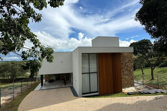 Área externa de casa para alugar com 4 quartos, 395m² em Francisco Pereira, Lagoa Santa