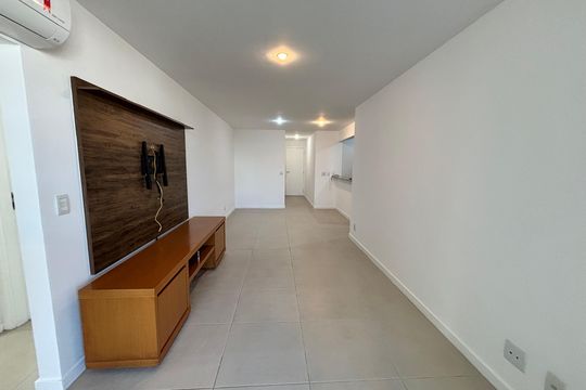 Sala de apartamento à venda com 2 quartos, 88m² em Recreio dos Bandeirantes, Rio de Janeiro