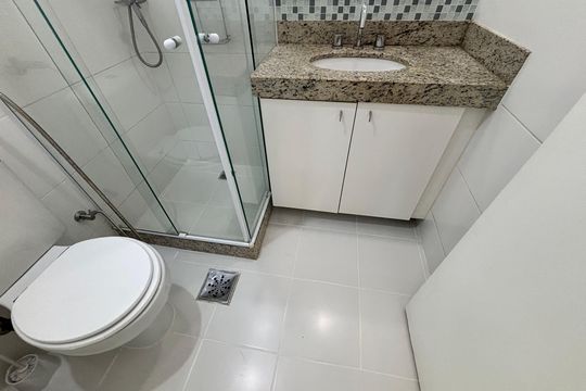 Banheiro de apartamento à venda com 2 quartos, 88m² em Recreio dos Bandeirantes, Rio de Janeiro