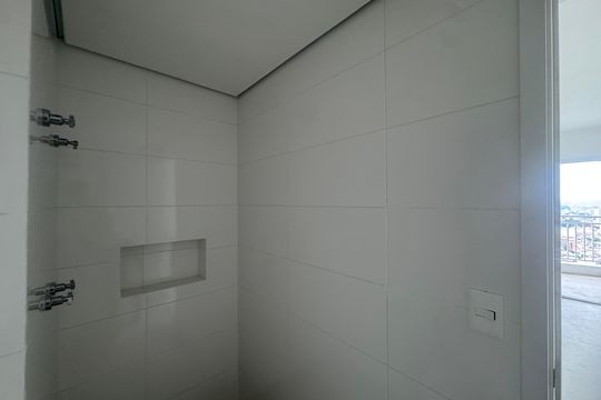 Banheiro de apartamento à venda com 1 quarto, 50m² em Picanço, Guarulhos