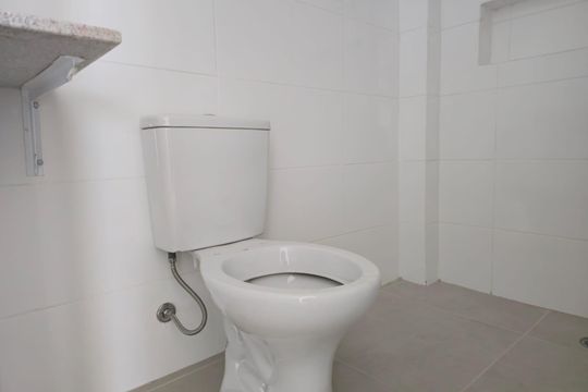 Banheiro Social de apartamento à venda com 2 quartos, 63m² em Picanço, Guarulhos
