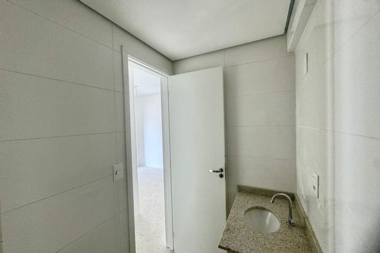 Banheiro de apartamento à venda com 2 quartos, 59m² em Picanço, Guarulhos