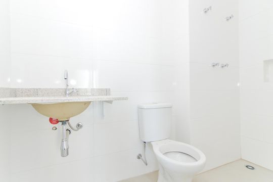 Banheiro  de kitnet/studio à venda com 1 quarto, 48m² em Picanço, Guarulhos