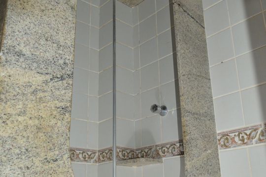 Banheiro de apartamento para alugar com 3 quartos, 53m² em Jardim Paulistano, Ribeirão Preto