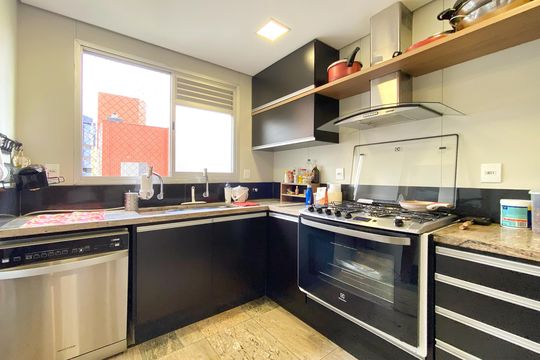 Cozinha de apartamento à venda com 4 quartos, 180m² em Santo Antônio, Belo Horizonte