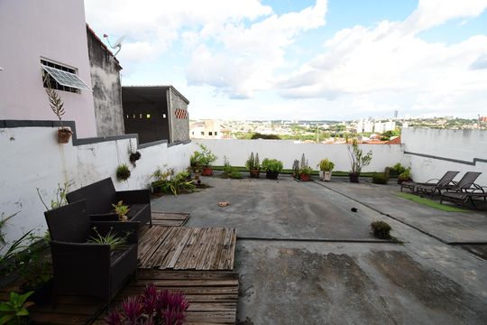 Quintal de casa à venda com 5 quartos, 238m² em Vila Nogueira, Campinas