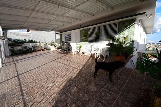 Garagem de casa à venda com 5 quartos, 238m² em Vila Nogueira, Campinas