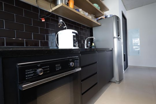 Cozinha de apartamento para alugar com 2 quartos, 70m² em Panamby, São Paulo